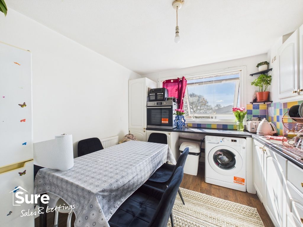 Property photo 2 of 13 4101643