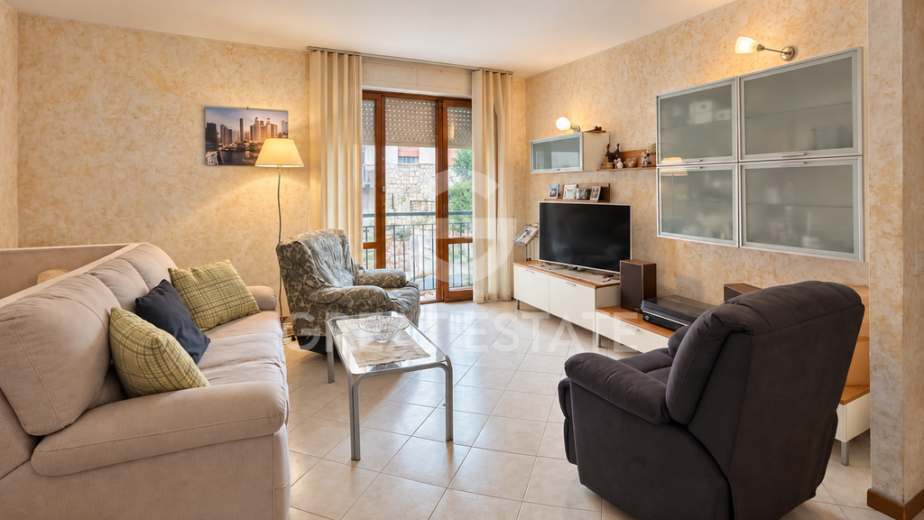 Property photo 2 of 31 Interiors