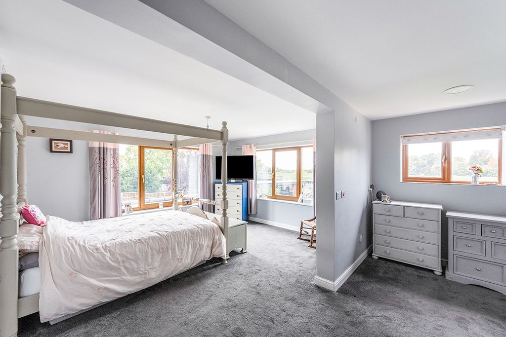 Property photo 3 of 12 Bedroom 1