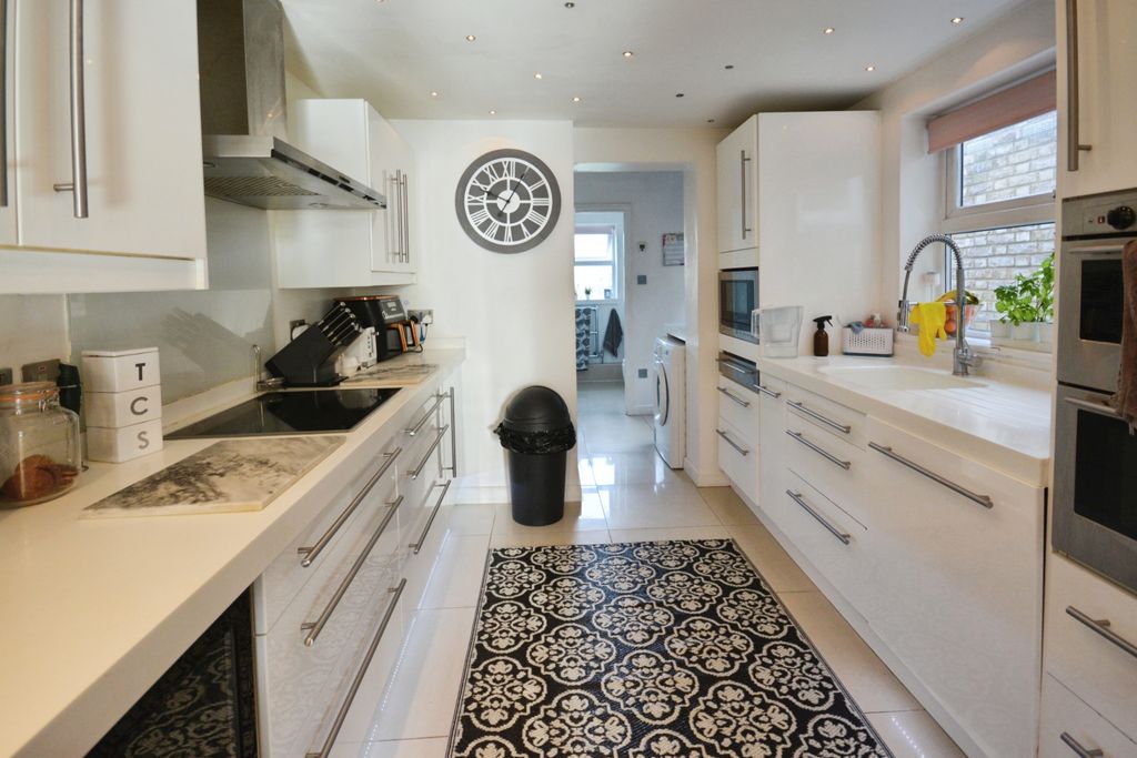 Property photo 3 of 18 Photo #3