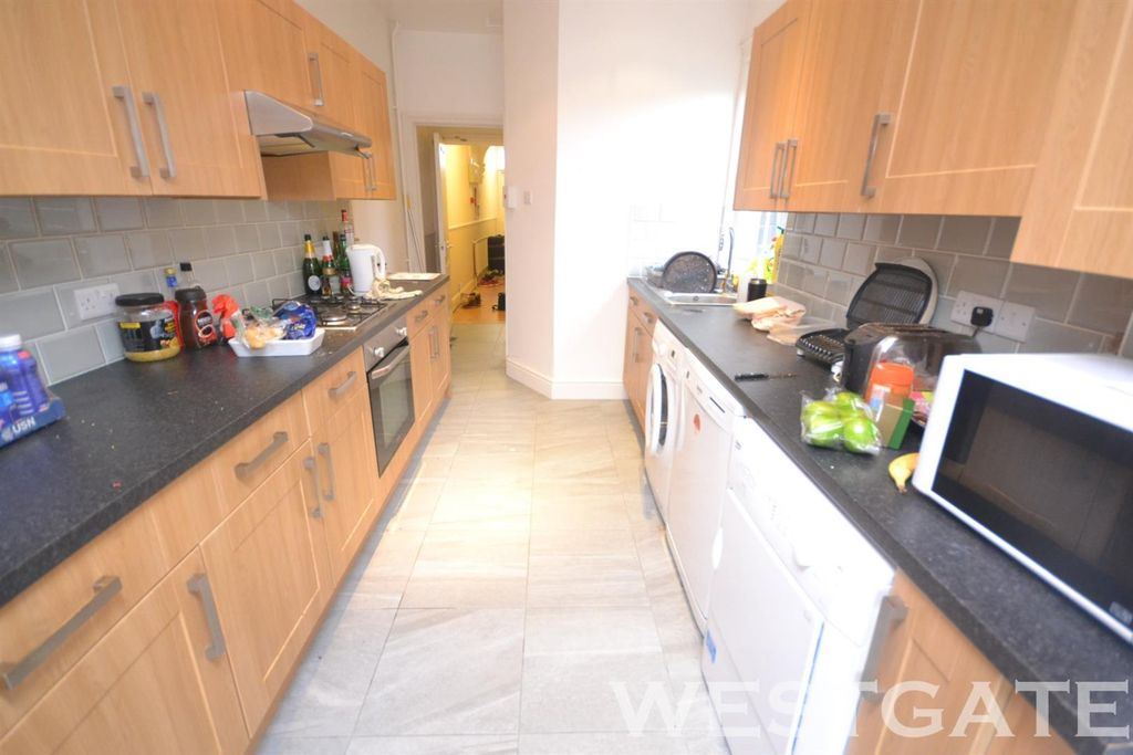 Property photo 2 of 4