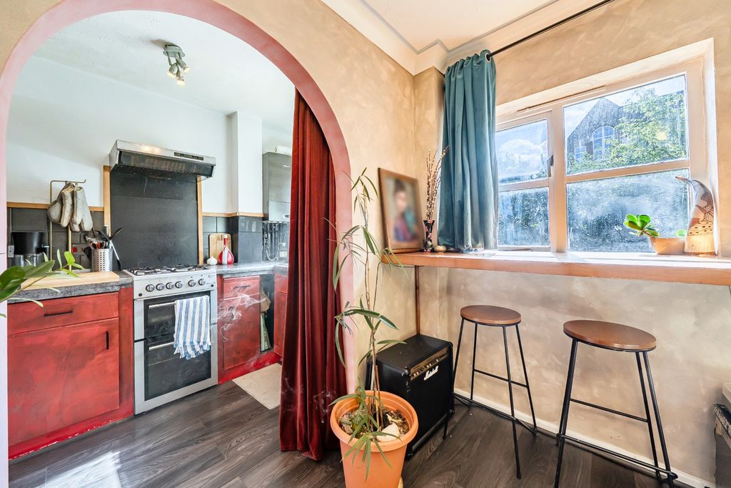 Property photo 3 of 11 5531635