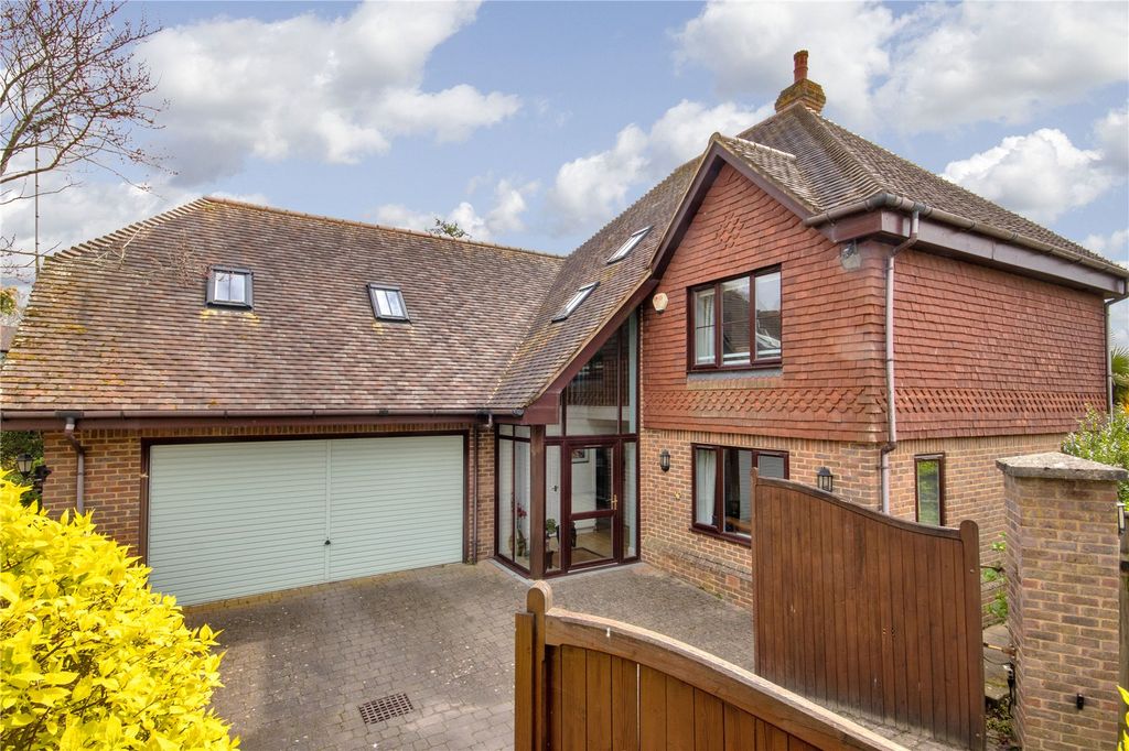 Property photo 1 of 21 Hollybrook House