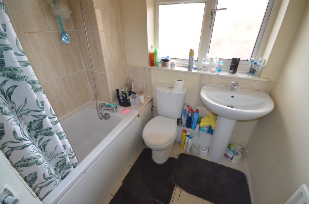 Property photo 2 of 4