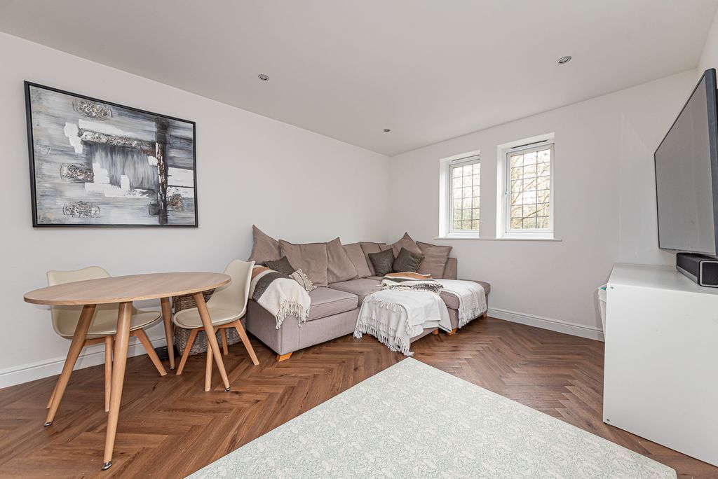 Property photo 3 of 9 Living Room/Dining Room