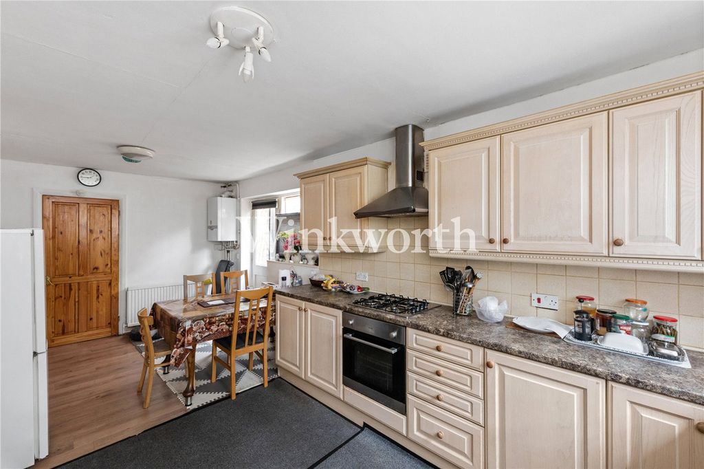 Property photo 2 of 14 Picture No. 11