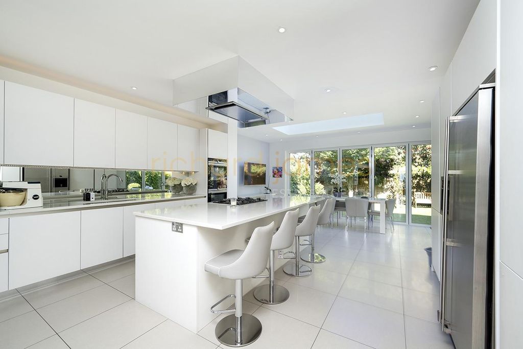 Property photo 2 of 20 W07.Jpg