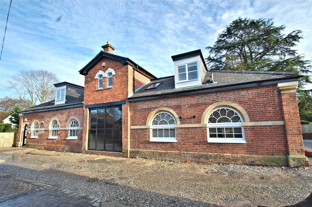 Property photo 1 of 6