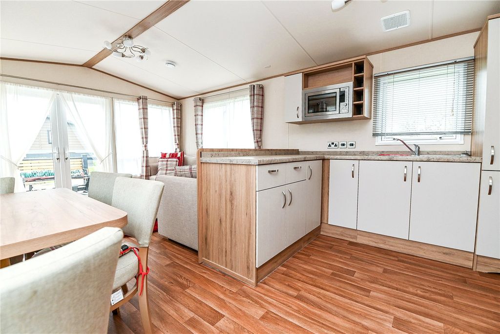 Property photo 2 of 15 Picture No. 03