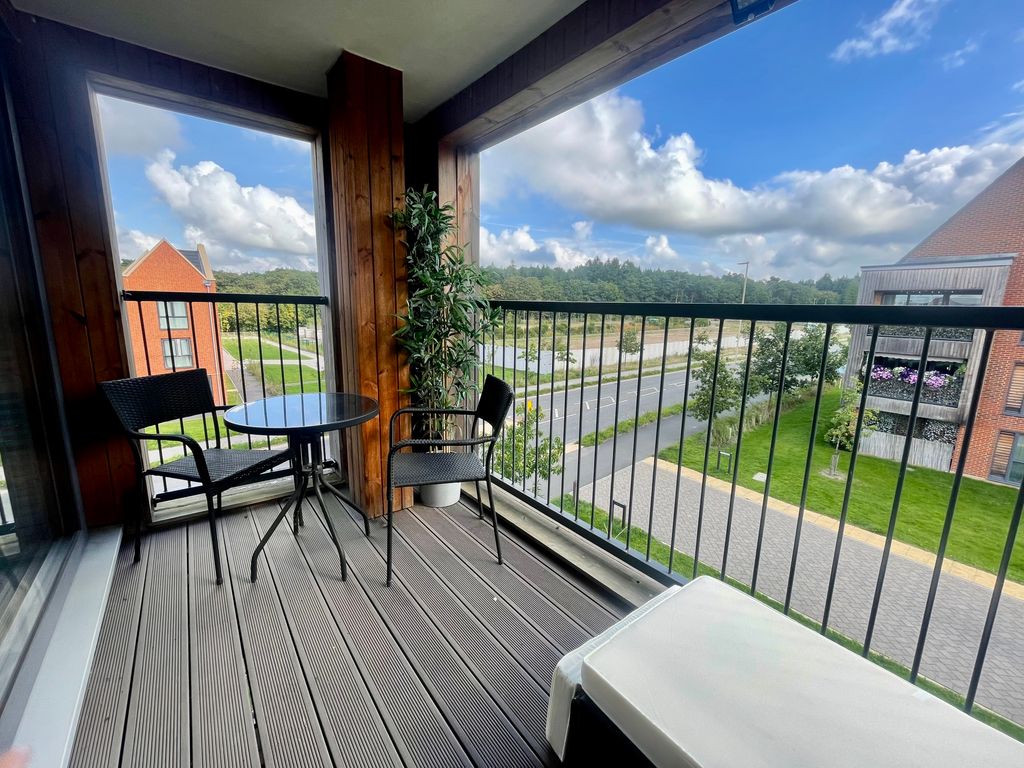 Property photo 3 of 16 09Fc556D-F0De-4E5D-9