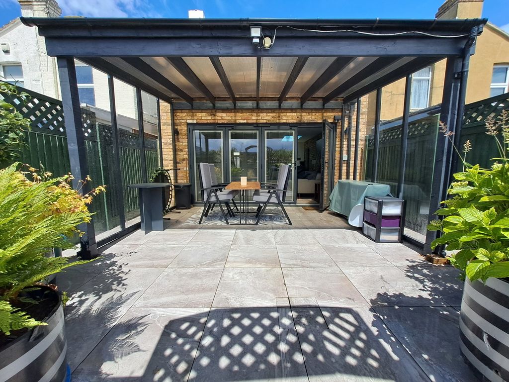 Property photo 1 of 17 Pbox-Img.Jpg