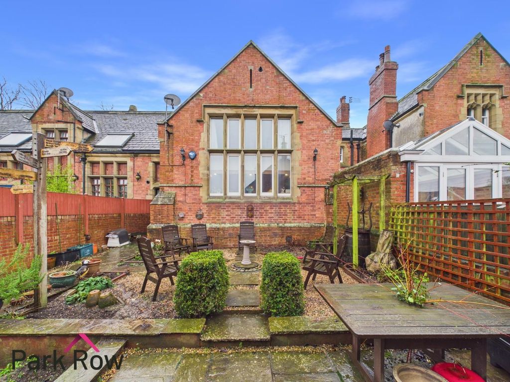 Property photo 1 of 27