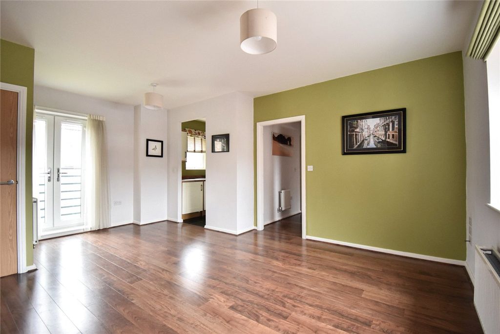 Property photo 2 of 10 Picture No. 11