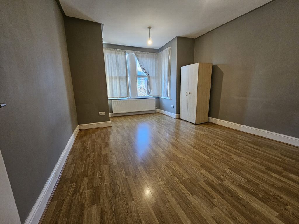 Property photo 2 of 6 Xchan-001994-P-W-71S0Rkbkw.Jpg