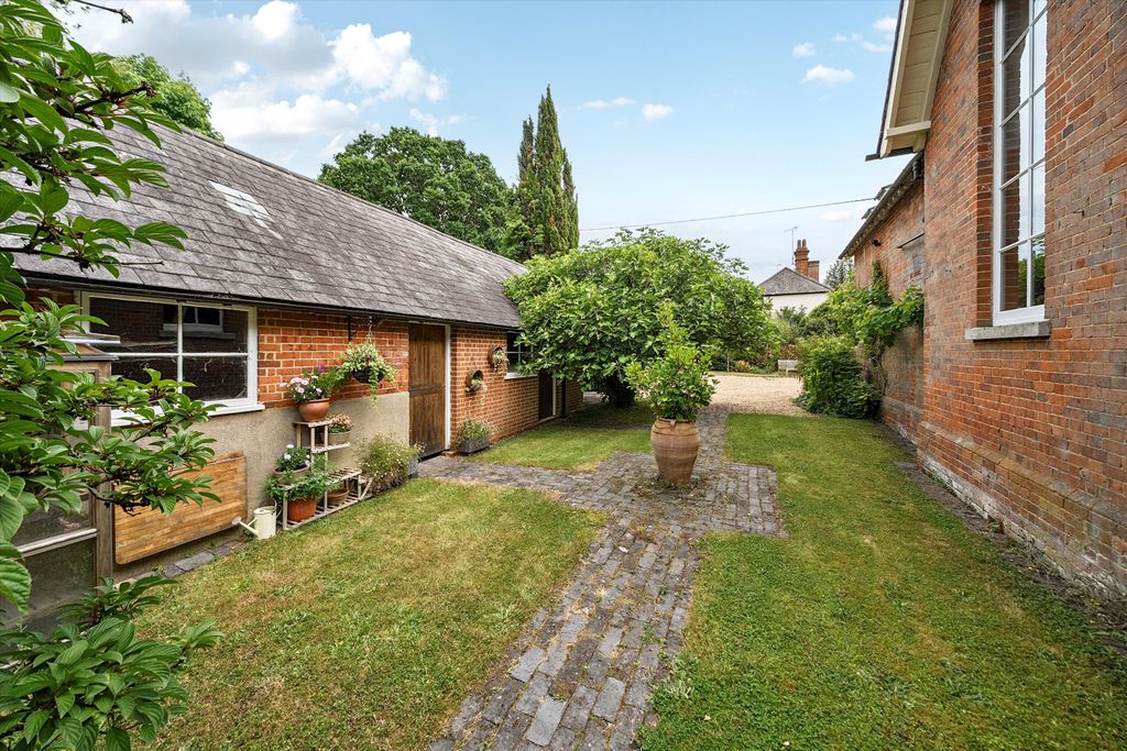 Property photo 3 of 24 Image