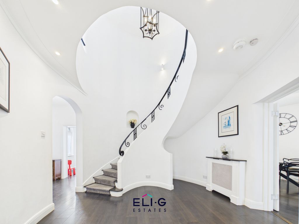 Property photo 2 of 7 Gallery