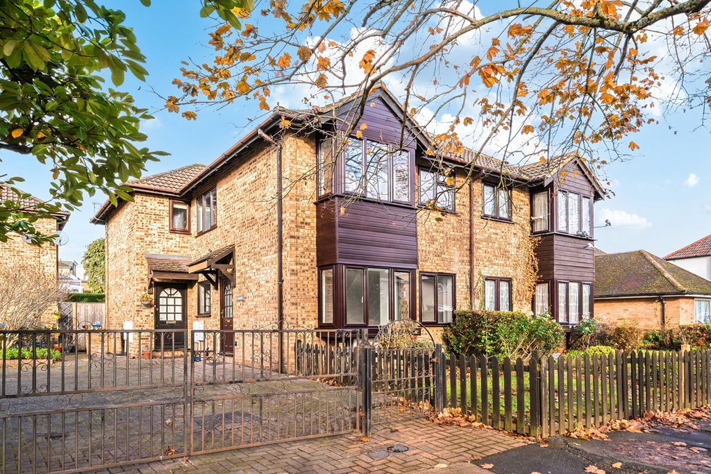 Property photo 1 of 11 1386051-2-692998F...