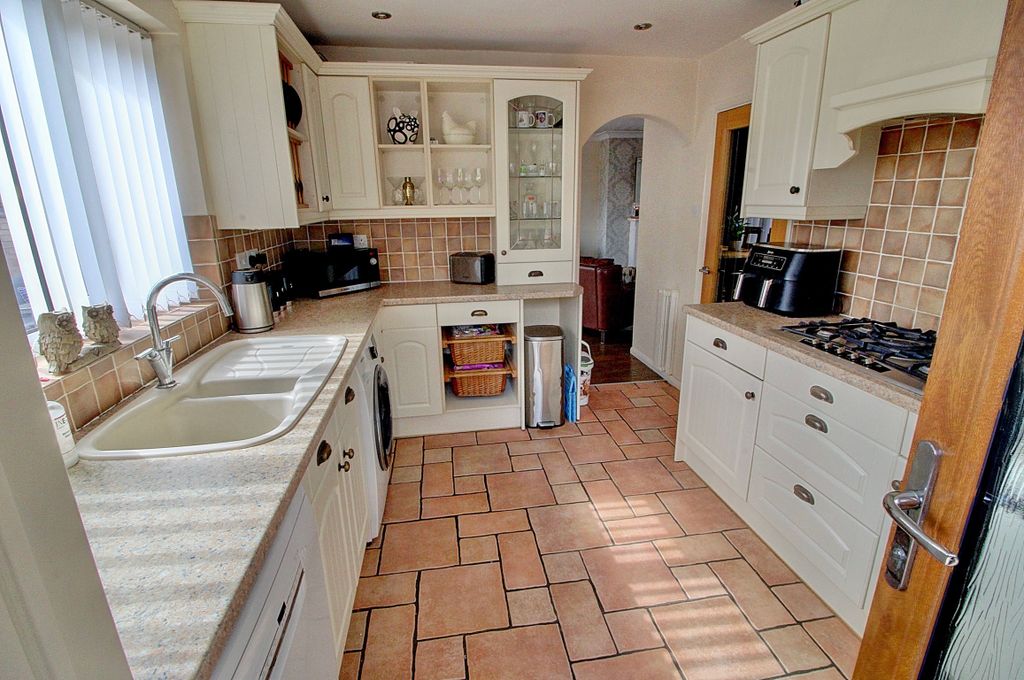 Property photo 3 of 27 3.