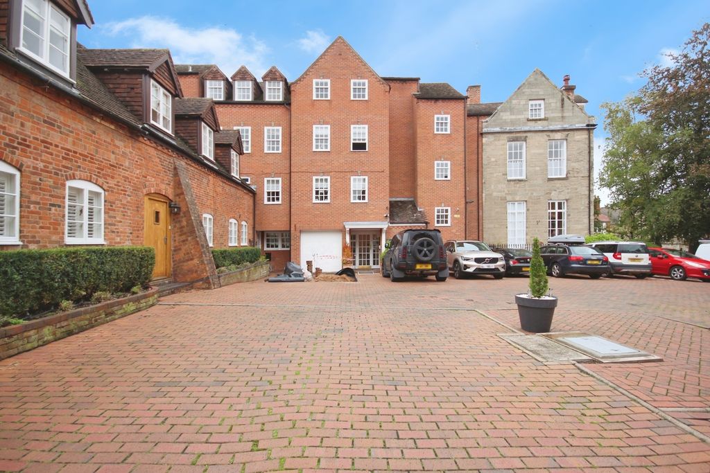 Property photo 3 of 15 Private Entrance