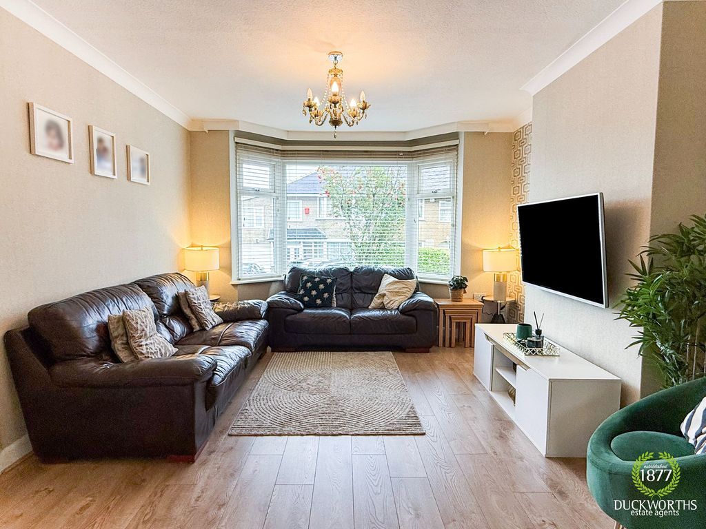 Property photo 3 of 32