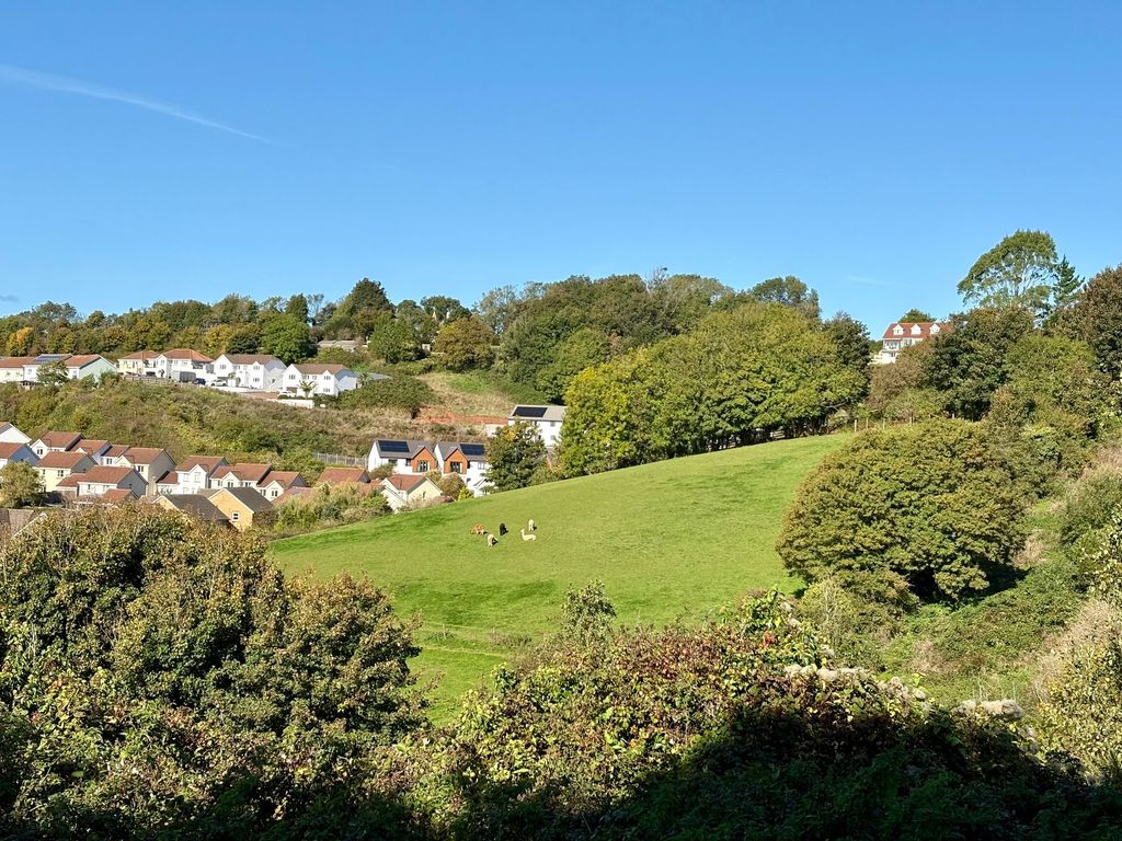 Property photo 2 of 35