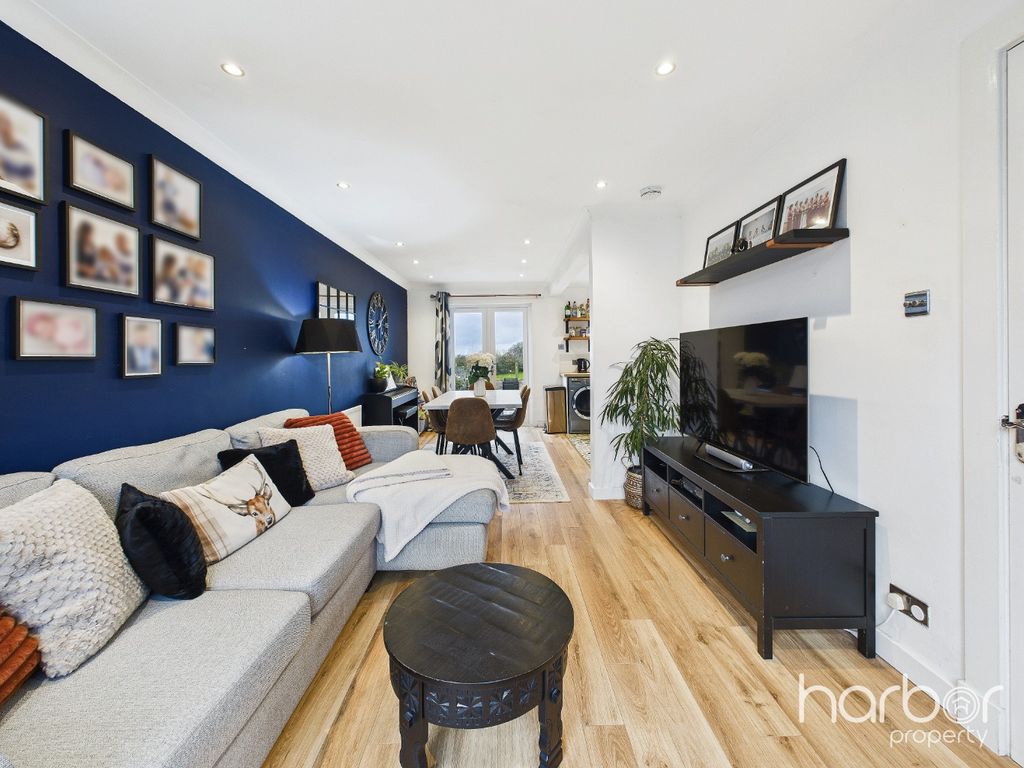 Property photo 3 of 18 4632497