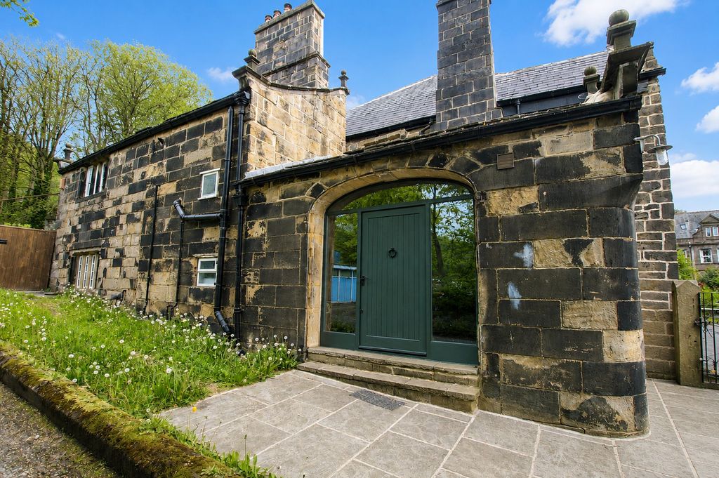 Property photo 1 of 48
