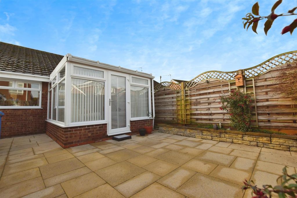 Property photo 2 of 24 5Fa95F8A-Garden 20Cons.Jpg