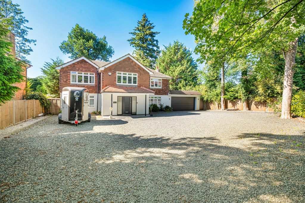 Property photo 1 of 24