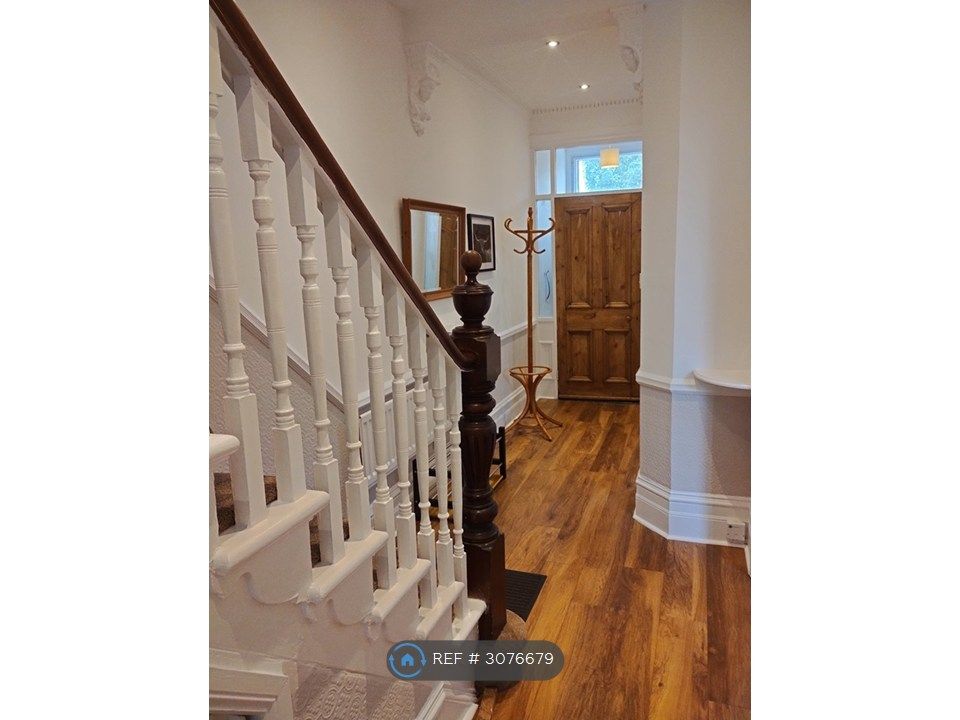 Property photo 2 of 33