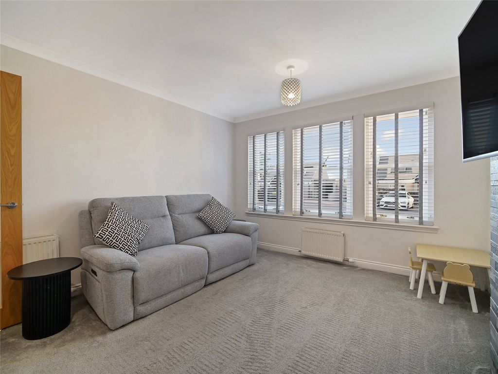 Property photo 2 of 21 Picture No. 15