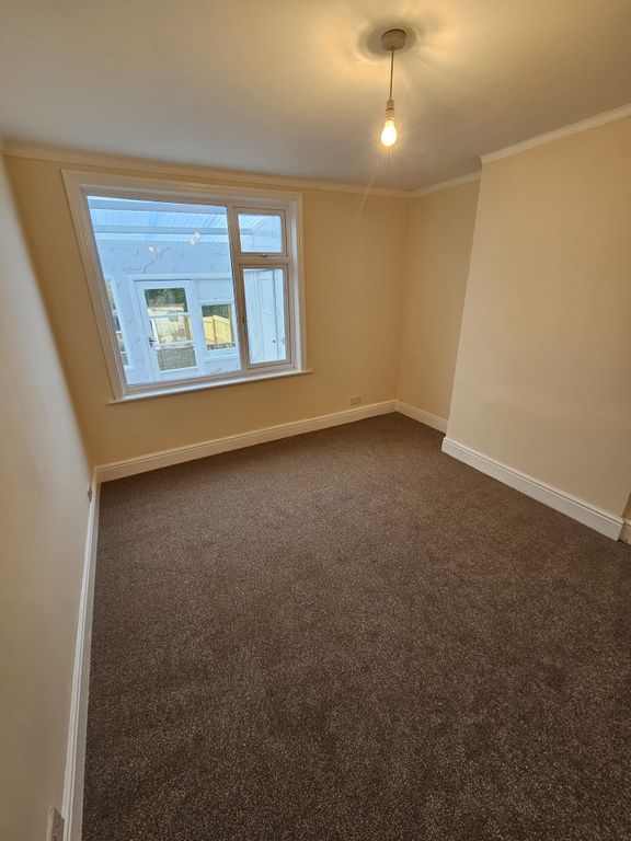 Property photo 3 of 10 Reception2