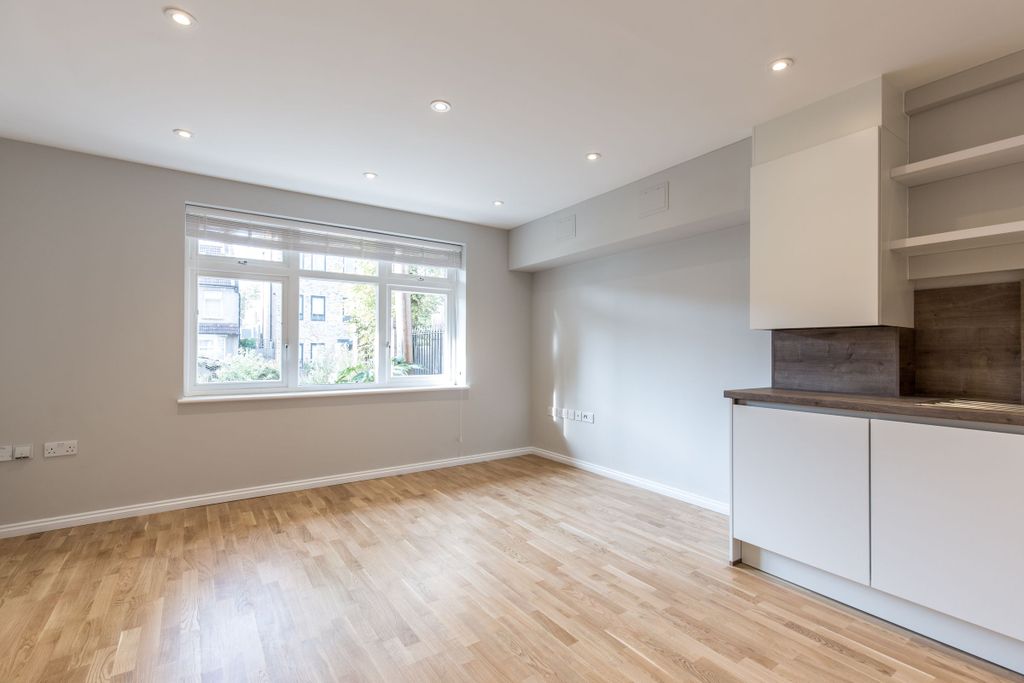 Property photo 3 of 8 Living_Room