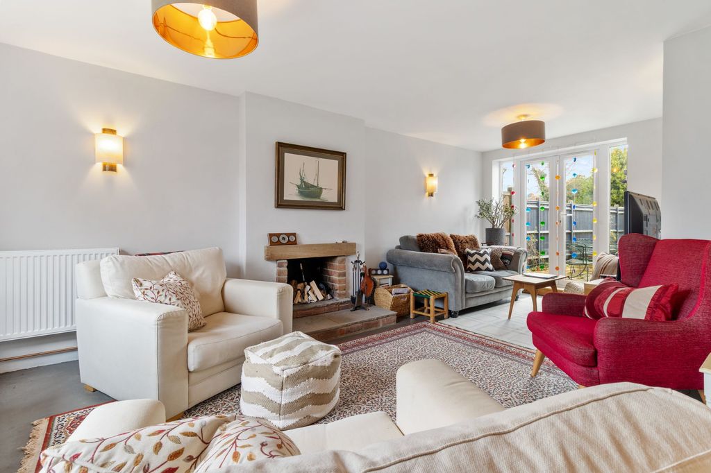 Property photo 2 of 16