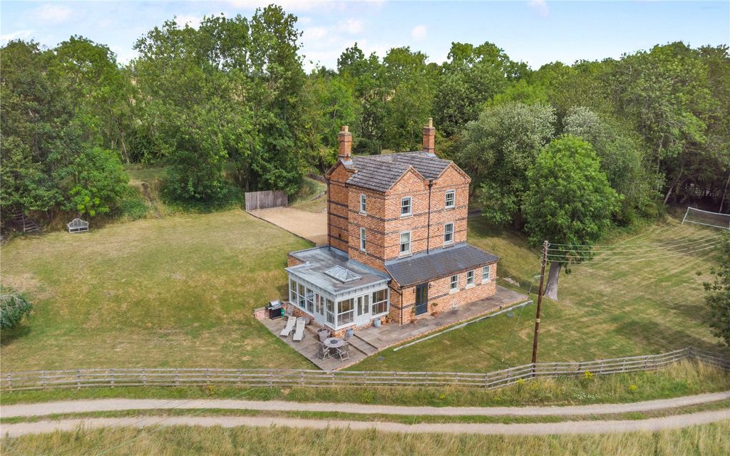 Property photo 1 of 28 Station House