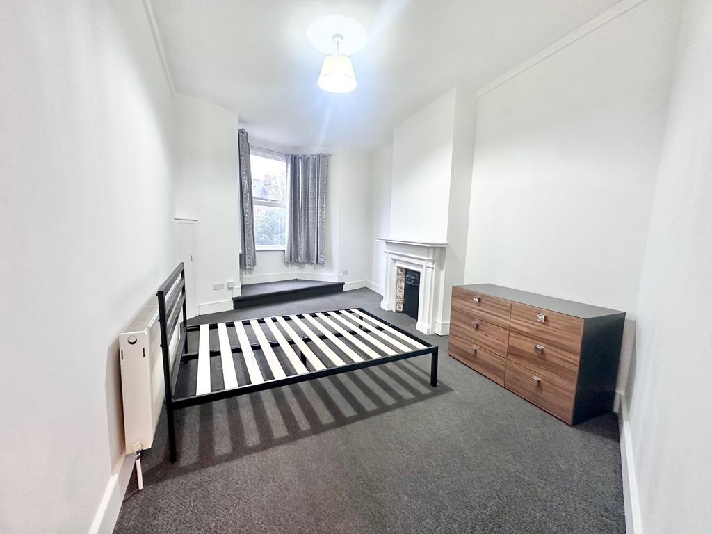 Property photo 1 of 9 Bedroom 2