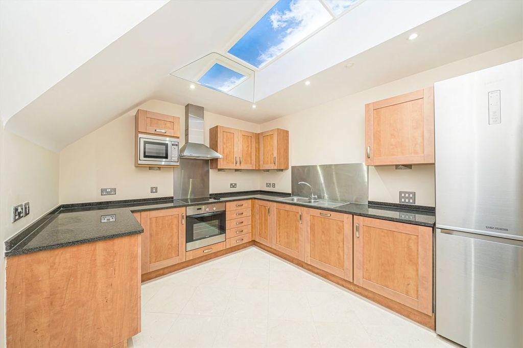 Property photo 3 of 6