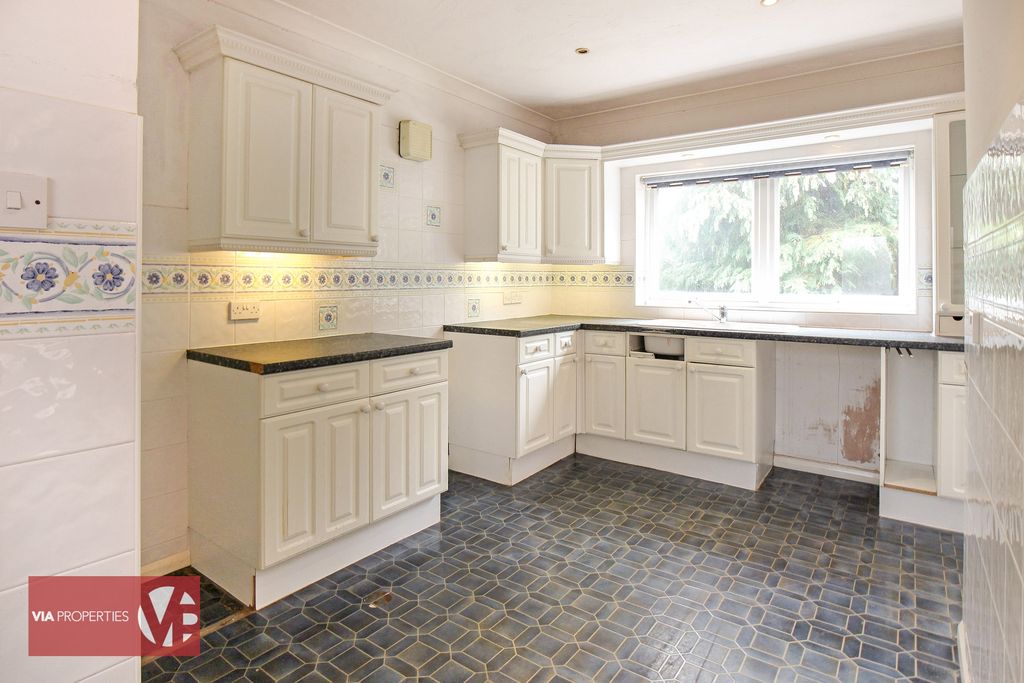 Property photo 2 of 14 Photo 9