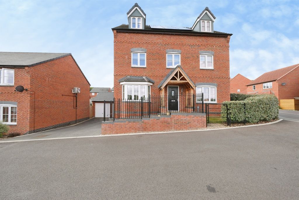 Property photo 1 of 33