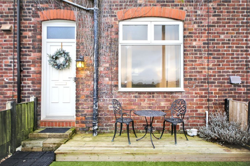 Property photo 1 of 25