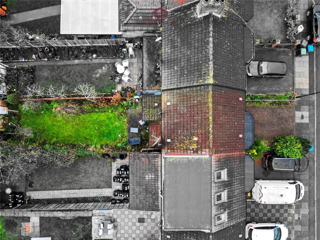 Property photo 3 of 25 Picture No. 32