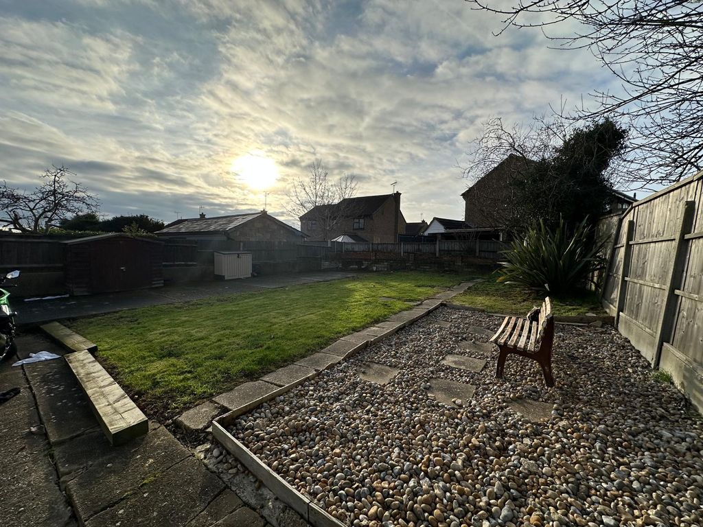Property photo 1 of 17 A 2 Bedroom Ground And First Floor Maisonette