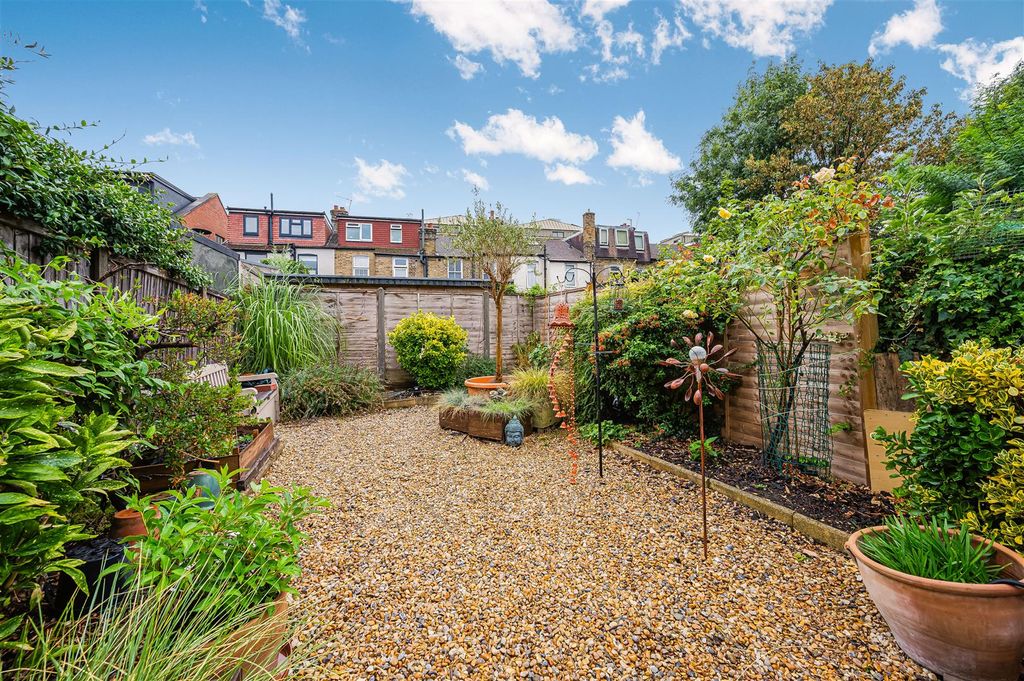Property photo 3 of 12