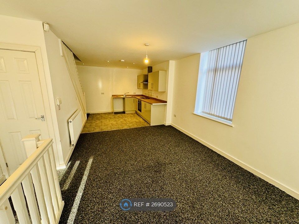 Property photo 2 of 10 Living Area