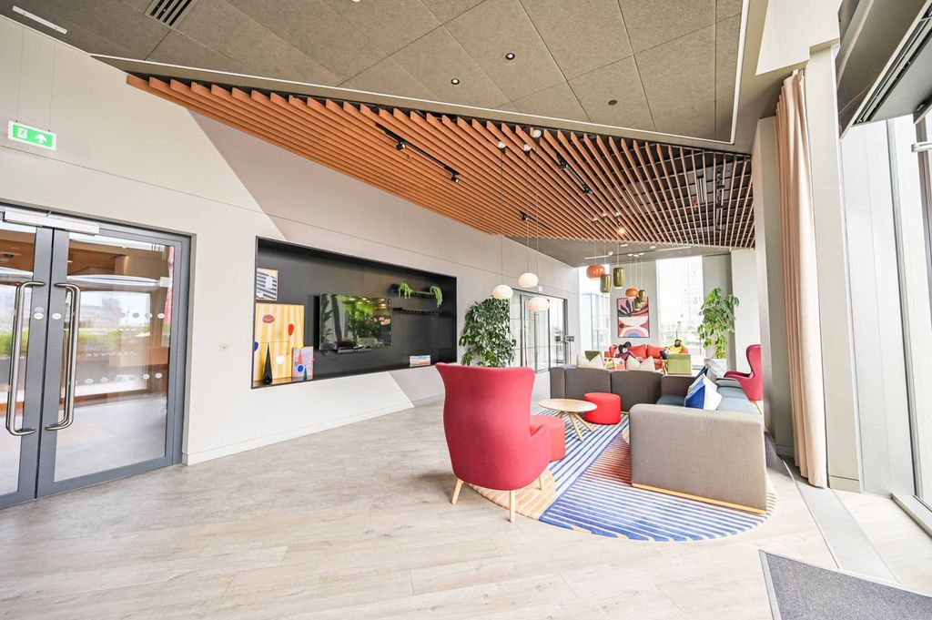 Property photo 1 of 44