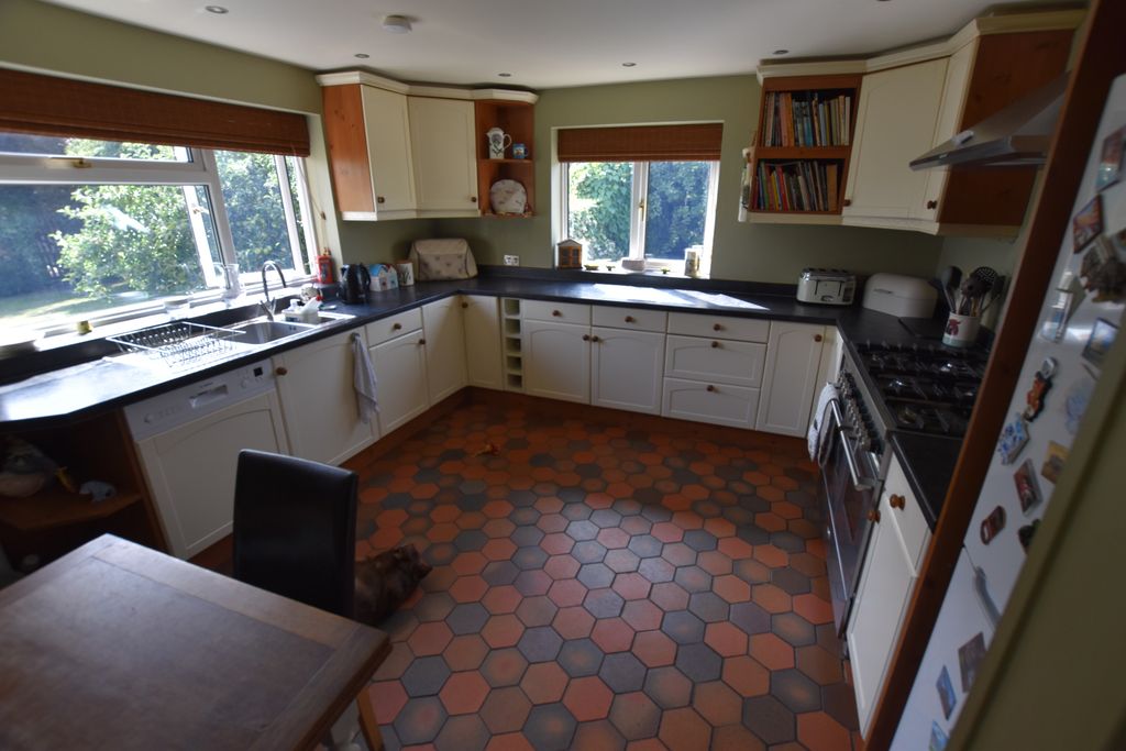 Property photo 2 of 17