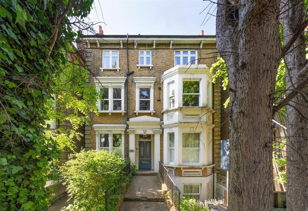 Property photo 1 of 11