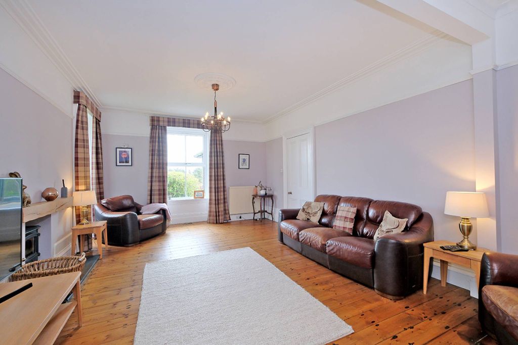 Property photo 3 of 30