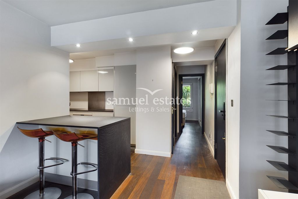 Property photo 3 of 11 Dining Area