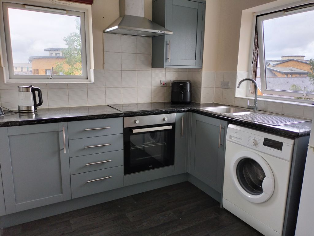 Property photo 3 of 6 Kitchen